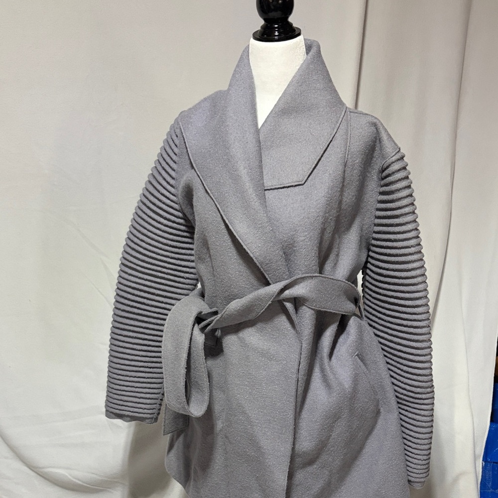Sentaler Gray Ribbed Sleeve Belted Coat